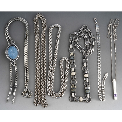 625 - Large collection of silver items to include chains, pendant, bracelet, Mexican silver chain set with... 