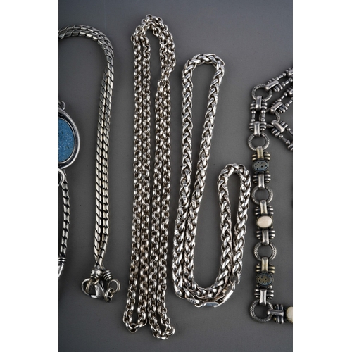 625 - Large collection of silver items to include chains, pendant, bracelet, Mexican silver chain set with... 