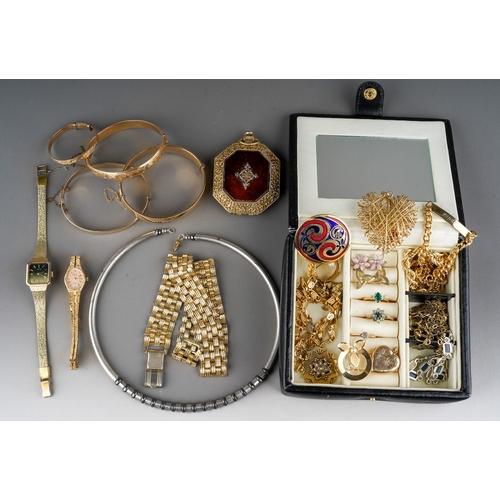 630 - Collection of costume jewellery to include gilt silver pendant and necklace, rolled gold rings and h... 