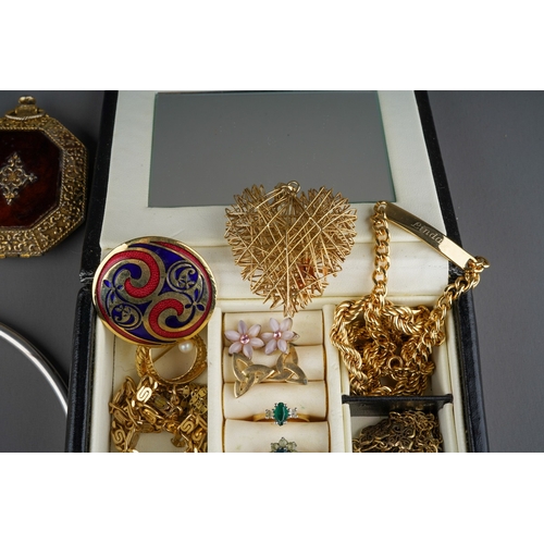 630 - Collection of costume jewellery to include gilt silver pendant and necklace, rolled gold rings and h... 