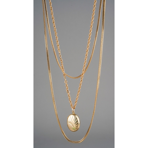 670 - Collection 9k gold chains and locket. Gross weight 15g