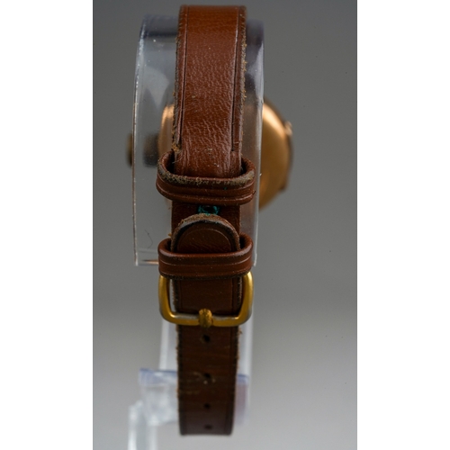 782 - Ladies 9ct watch on a leather strap, gross weight 16.6g