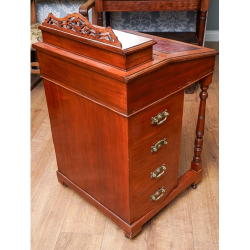 955 - An early 20th Century mahogany Davenport desk, fitted top section above leather slope front, each si... 