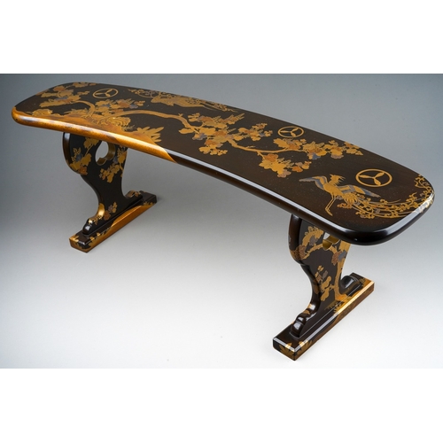 87 - An Edo period (1615-1868), early/mid 19th century black lacquered Kyosoku (armrest)
decorated in gol... 