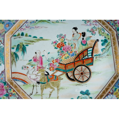 105 - A Japanese famille rose octagonal plate (Meiji period, 1868 - 1912), wavy rim, deep border of flora ... 