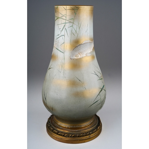 126 - A Meiji period (late 19th / early 20th century pear shaped satsuma vase by Kinkozan, hand decorated ... 