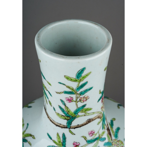 152 - A 20th century Chinese porcelain onion shaped vase, enamelled peaches on branches, seal mark to unde... 