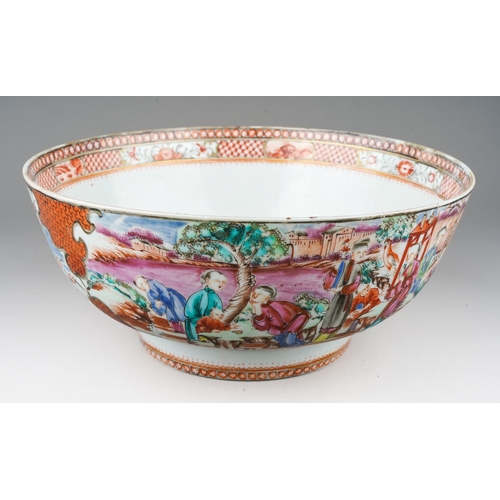 180 - A late 18th / early 19th Chinese export porcelain Famille Rose bowl, the interior enamelled with an ... 