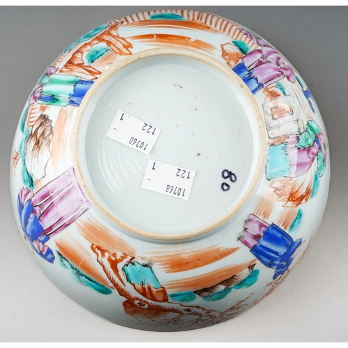 181 - A late 18th / early 19th century Chinese export porcelain bowl, foliate design to the inner rim, con... 