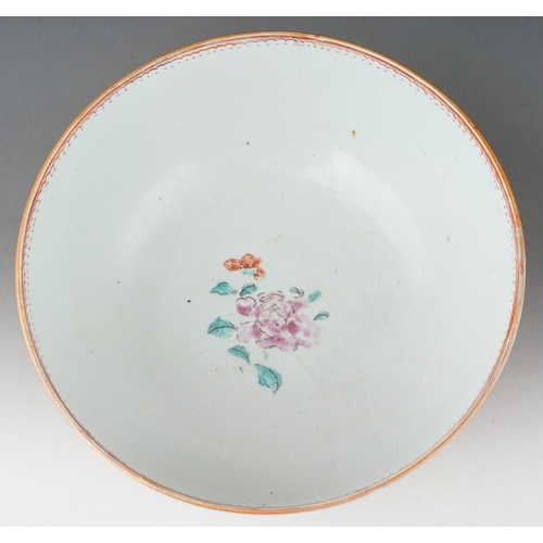 182 - A late 18th / early 19th century Chinese porcelain bowl, the exterior decorated with a continuous ba... 