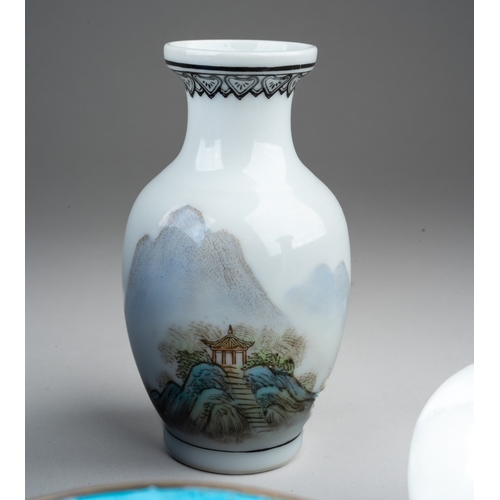 238 - A collection of seven items of late 19th and 20th century Chinese and Japanese porcelain and cloison... 