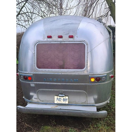 329 - A 1976 Airstream Manitoba travel trailer,
serial number and original plaques present on outside of i... 