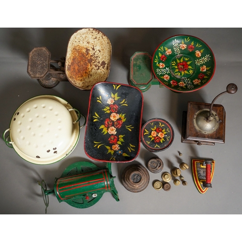 475 - Collection of kitchenalia to include two sets of scales, coffee grinder, enamel pan etc. ( 1 box)