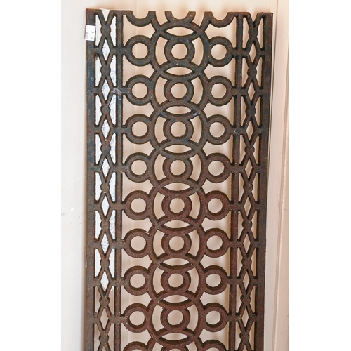 490 - Architectural salvage- antique cast iron grill cover, approx. 127 cm x 33 cm