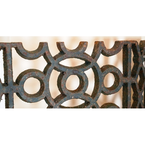 490 - Architectural salvage- antique cast iron grill cover, approx. 127 cm x 33 cm