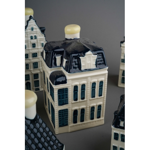 504 - A collection of KLM Blue Delft's houses, Bols Amsterdam 1575 to include the numbers 90, 91, 92(x2), ... 