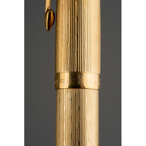 777 - Boxed Parker 61 9 ct gold pen, engine turned decoration