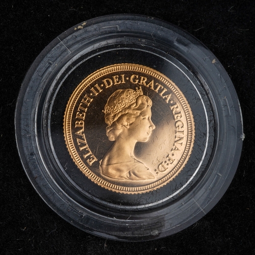 856 - 1979 gold full proof sovereign in original case