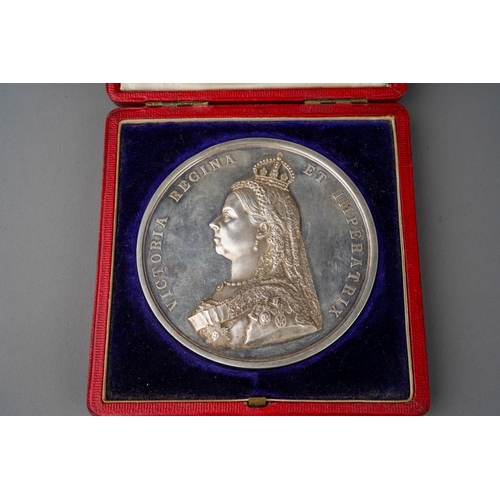 857 - Official silver medal commemorating the Golden Jubilee of Queen Victoria in 1887, designed by the me... 