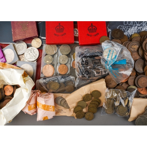 879 - Great Britain coins, a large bag of assorted copper, silver and cupro nickel coinage, etc, including... 