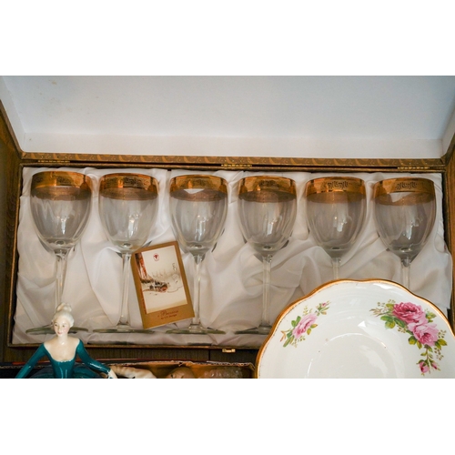 1074 - Assorted ceramics to include: part 1930s dinner service decorated with County Cottage (a/f); Royal A... 