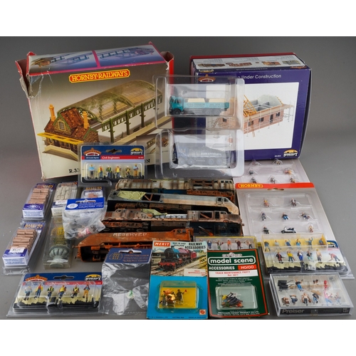 1102 - An extensive collection of boxed mainly Hornby and Preiser 00 gauge miniature figures (Town, City pe... 