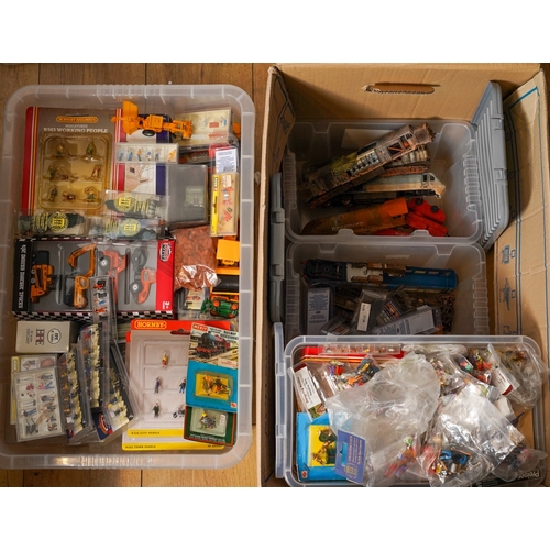 1102 - An extensive collection of boxed mainly Hornby and Preiser 00 gauge miniature figures (Town, City pe... 