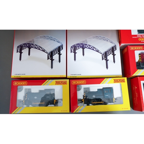 1103 - A collection of boxed Hornby (China) and Hornby Railroad to include: R3065 BR Class 06 Diesel 06008 ... 