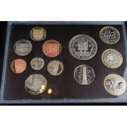 1115 - G.B., a boxed Royal Mint twelve coin proof set 2009, to include 'Kew Gardens' Fifty Pence, with Cert... 