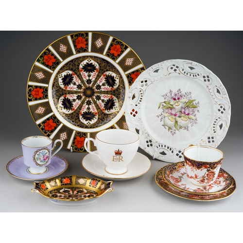 15 - A small quantity of Royal Crown Derby and other ceramics to include Royal Crown Derby 2649 pattern t... 