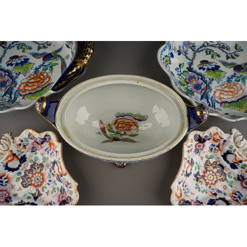 26 - A collection of 19th and 20th Century Ironstone and Stone China to include: a Davenport Stone China ... 