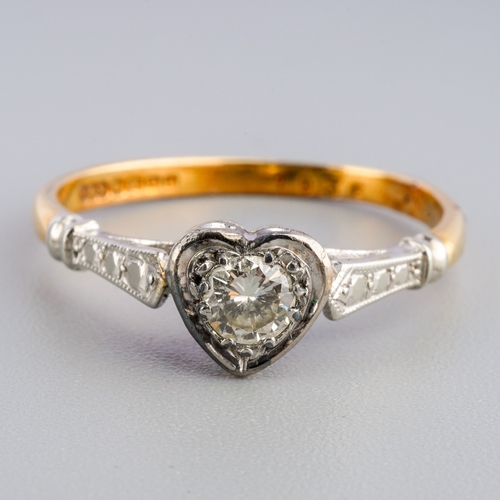 600 - 18 ct gold Diamond heart shaped ring , gross weight 2.4g