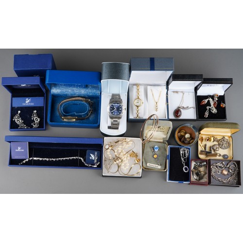 1076 - A collection of jewellery and watches to include: boxed Sekonda ladies watch with matching necklace;... 