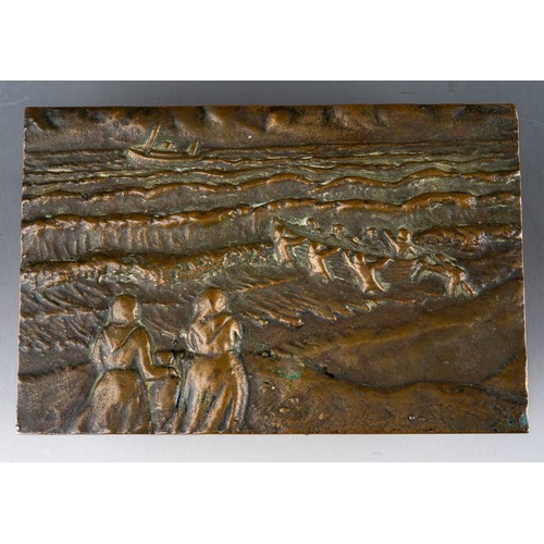 336 - A first half 20th century bronze cigarette box, the hinged lid cast with a scene of a stormy sea wit... 