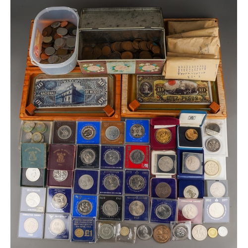 720 - Coins, A collection of assorted loose and cased GB and World coins, mostly comprising commemorative ... 