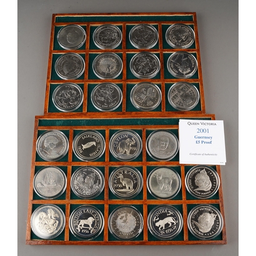 722 - Coins, a collection of twenty-six 20th century commemorative crowns, £5, etc, including fantasy Edwa... 