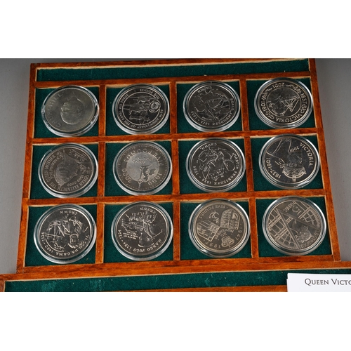 722 - Coins, a collection of twenty-six 20th century commemorative crowns, £5, etc, including fantasy Edwa... 