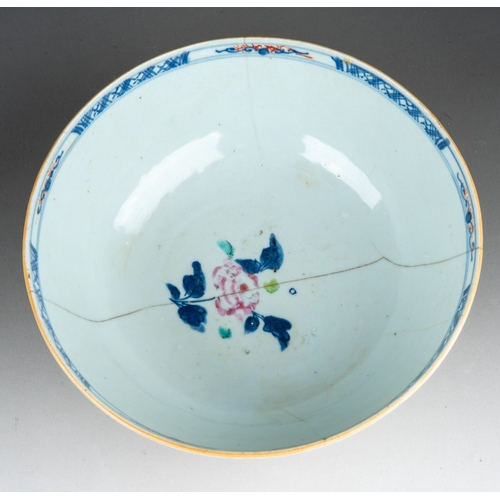 29 - A Chinese Export blue and white bowl decorated with figures within blue scrolling cartouches, the ce... 