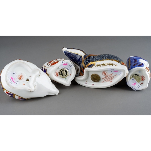 42 - Four Royal Crown Derby imari palette paperweights, comprising Moonlight Badger, Squirrel, Hedgehog (... 