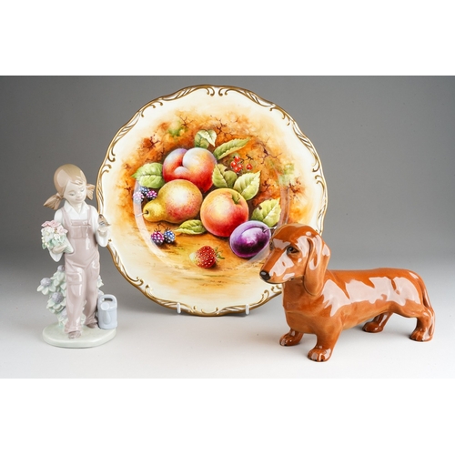 62 - Assorted ceramics to include: a Peter Gosling bone china cabinet plate painted with fruit ( pear, bl... 