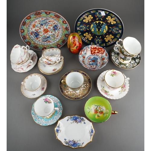 63 - A collection of ceramics to include: a part Dresden tea set (4 cups and saucers); a pair of Royal Al... 