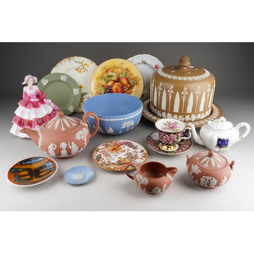 65 - Assorted ceramics to include: Royal Crown Derby 3781 plate,  Olde Avesbury A.73 side plate, Derby Po... 