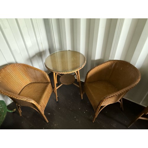 395 - Lloyd Loom lusty bistro table with glass top and 2 chairs in golden colour