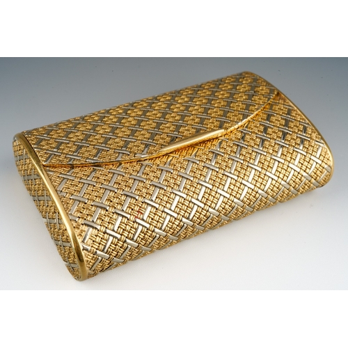 467 - A purse. Designed as a series of white and yellow interwoven lines, with hinged opening, stamped 750... 