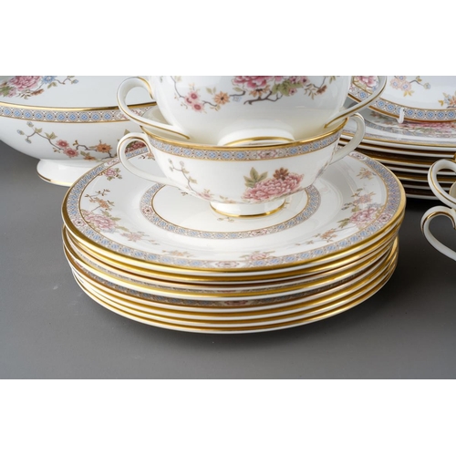 23 - Royal Doulton Canton pattern H 5052 dinner set for 8 to include serving dish, tureen, gravy boat, 8 ... 