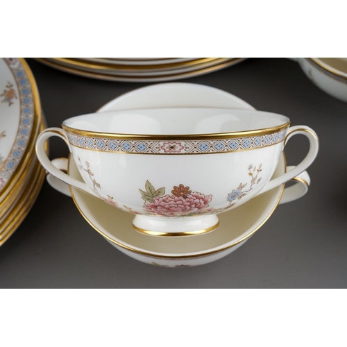 23 - Royal Doulton Canton pattern H 5052 dinner set for 8 to include serving dish, tureen, gravy boat, 8 ... 