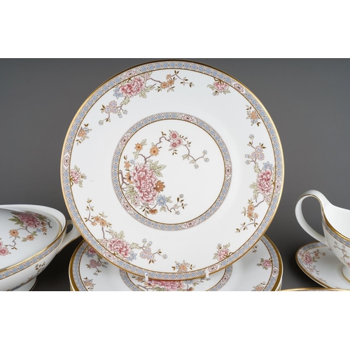 23 - Royal Doulton Canton pattern H 5052 dinner set for 8 to include serving dish, tureen, gravy boat, 8 ... 
