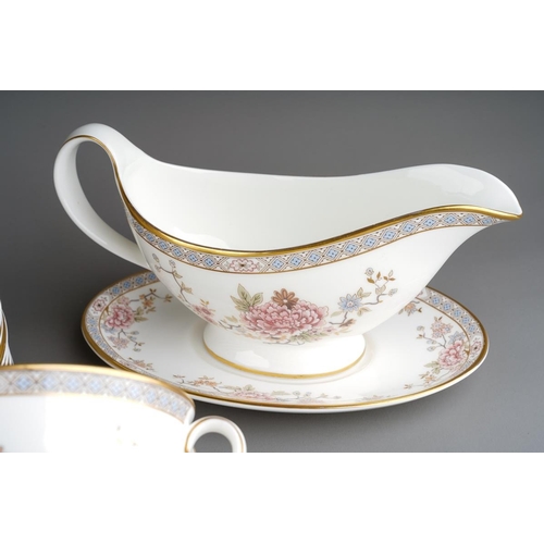 23 - Royal Doulton Canton pattern H 5052 dinner set for 8 to include serving dish, tureen, gravy boat, 8 ... 