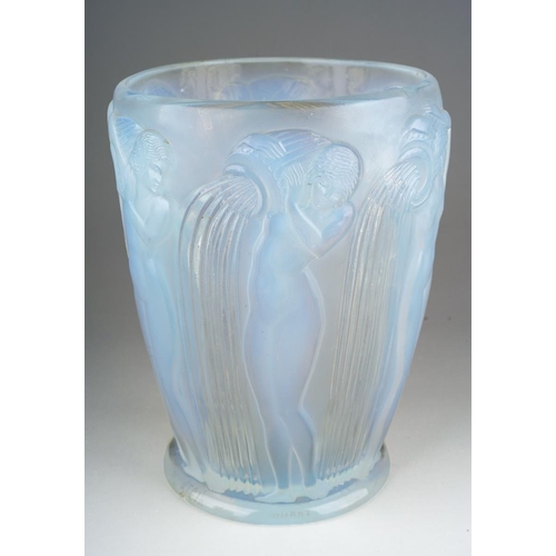 586 - A Lalique 