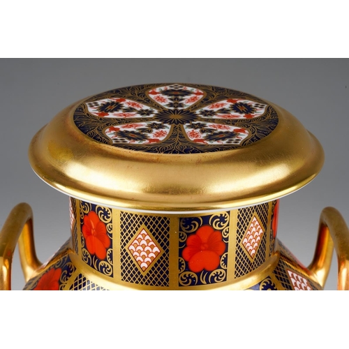 616 - Royal Crown Derby Old Imari 1128 pattern milk churn, first quality. Overall height 25.5cm.